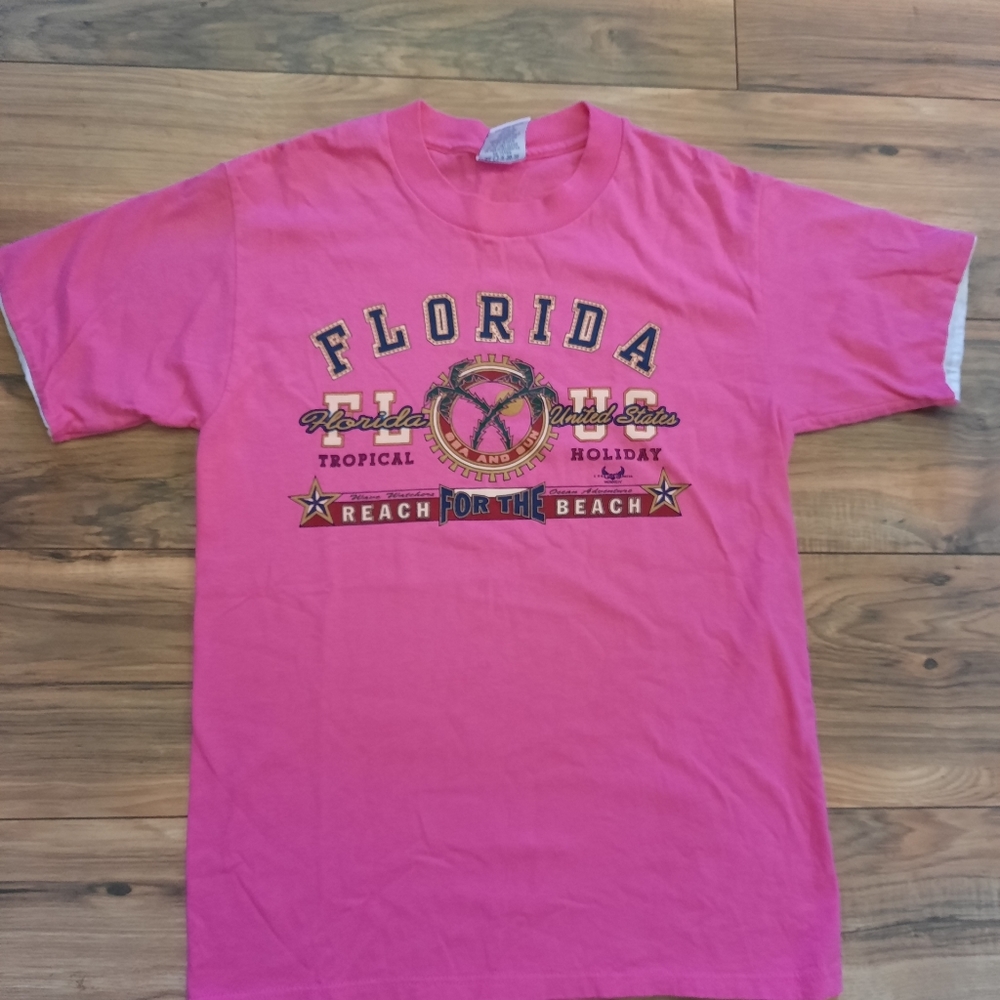 Women's size Medium short sleeve shirt. Florida shirt.🤩🤩